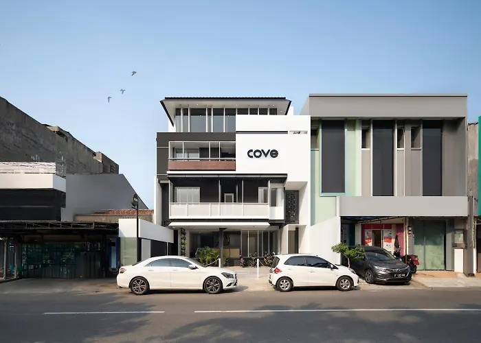 Cove Art Living